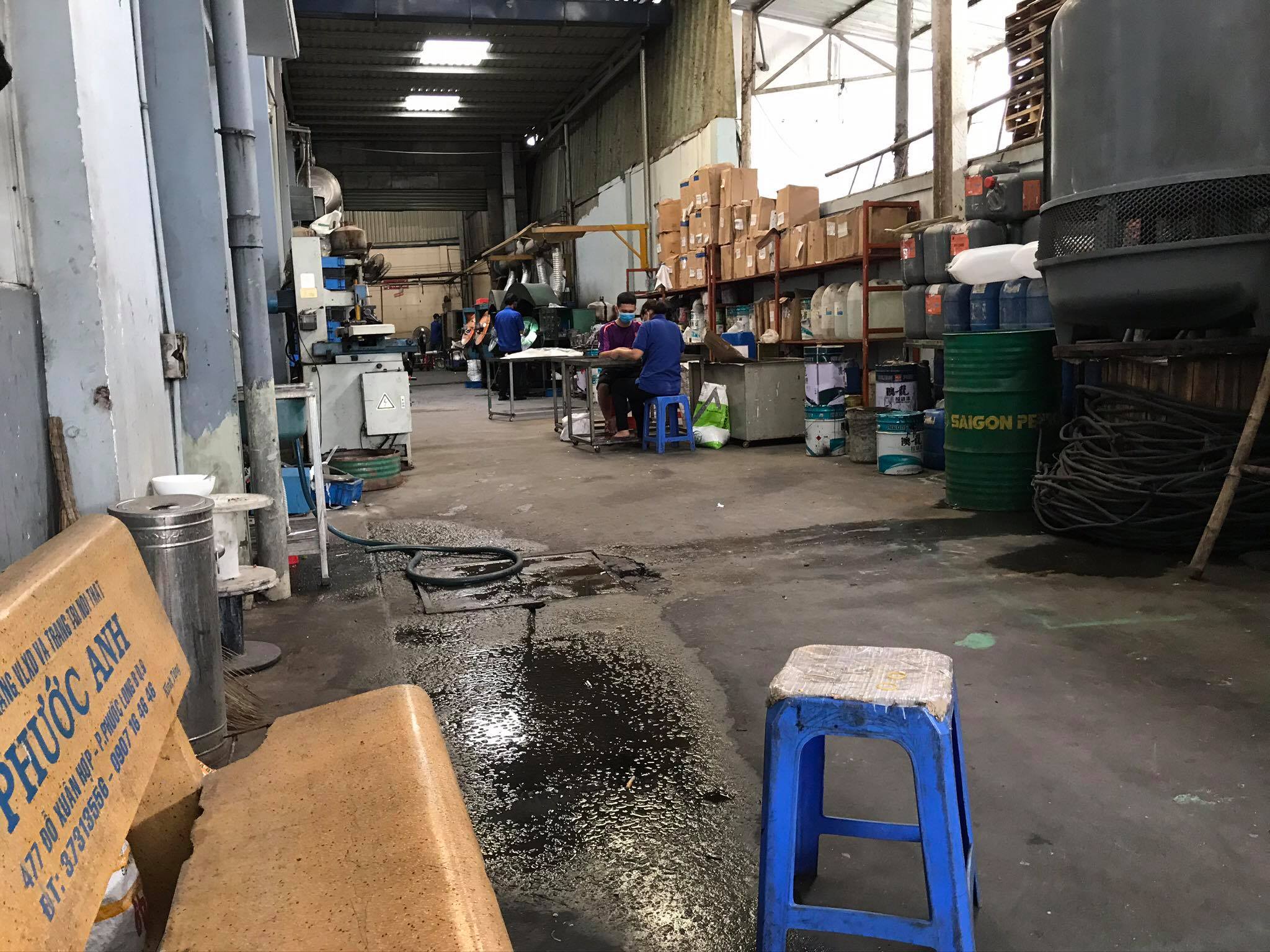 Xưởng sản xuất - Khóa Kéo và Phụ Liệu May Túi Xách Ladovie - Công Ty TNHH Kinh Doanh LADOVIE